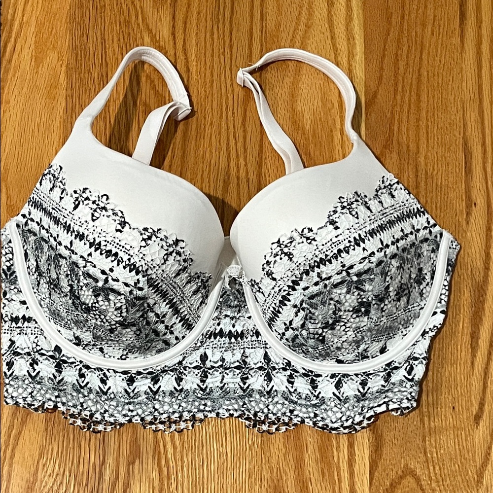 Victoria's Secret Monochrome Lace Bra